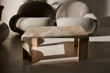 Mesa de centro Doric 80x80 cm - Banco neutro-travertino - GUBI