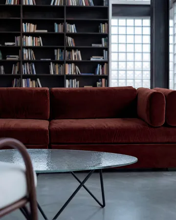 Mesa de centro Pedrera - Negro semimate - vidrio estructurado transparente - GUBI