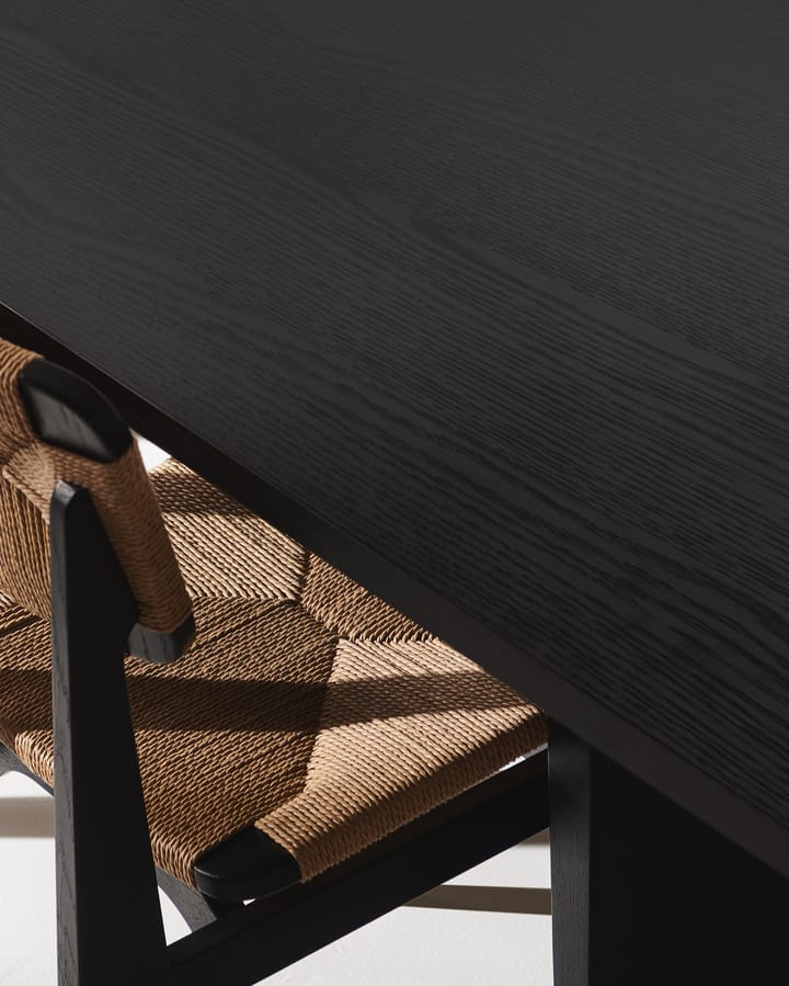 Mesa de comedor Private 100x260 cm, Roble teñido de marrón-negro GUBI