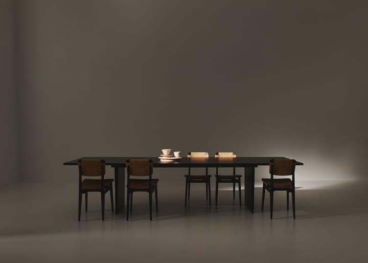 Mesa de comedor Private 100x320 cm, Roble teñido de marrón-negro GUBI
