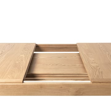 Mesa S-table - Oak matt lacqured, extendable - GUBI