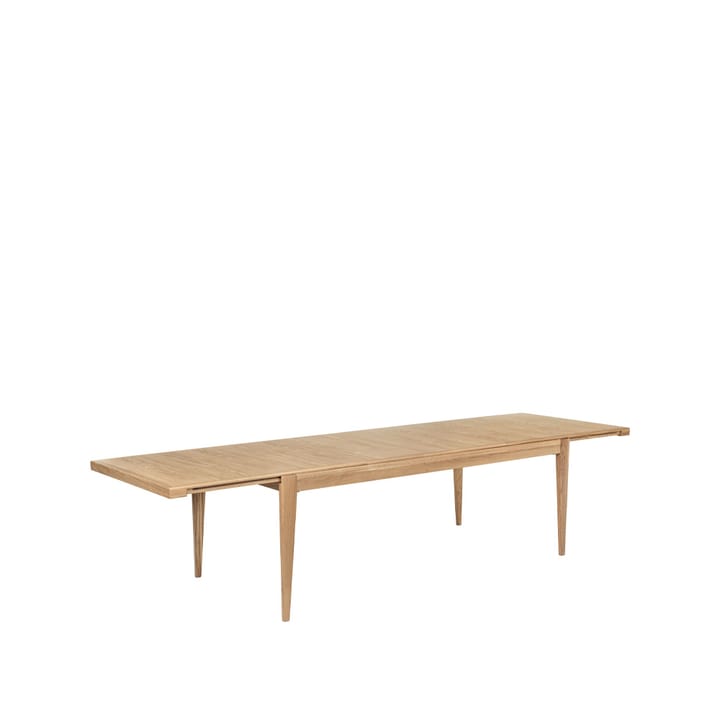 Mesa S-table - Oak matt lacqured, extendable - GUBI