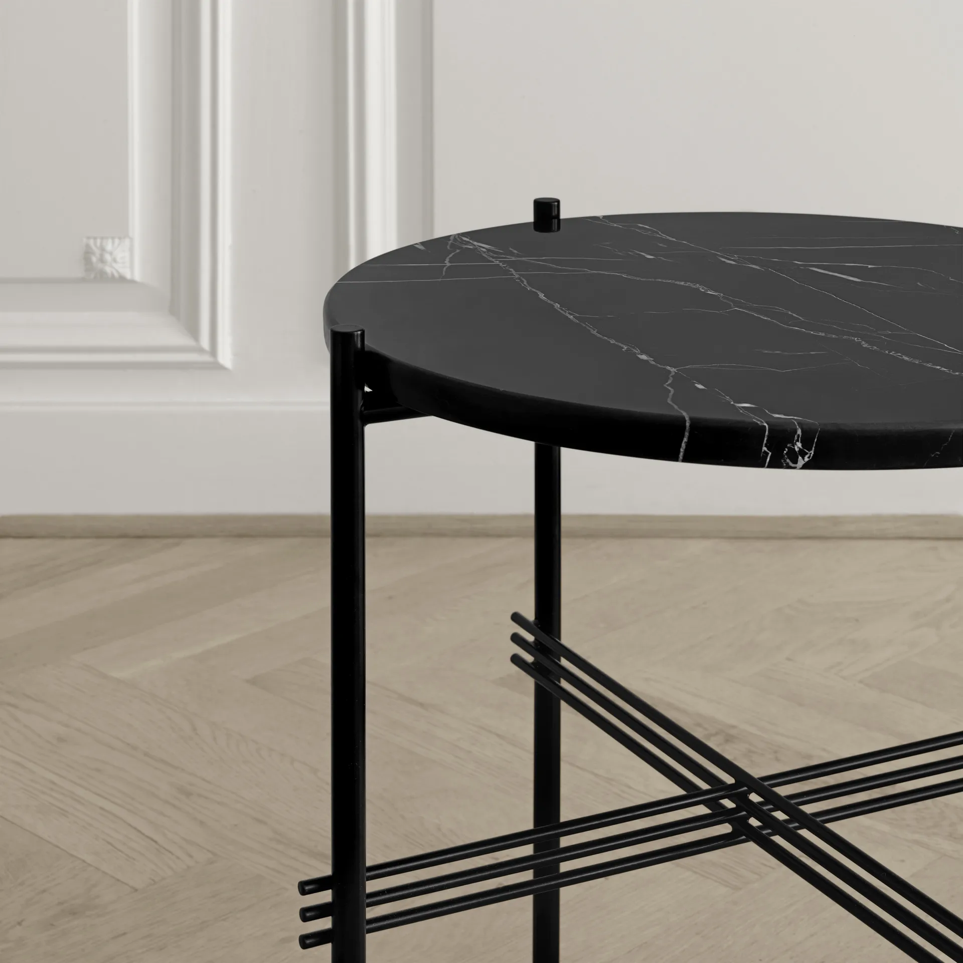 Mesa TS Ø 40 cm, mármol negro GUBI