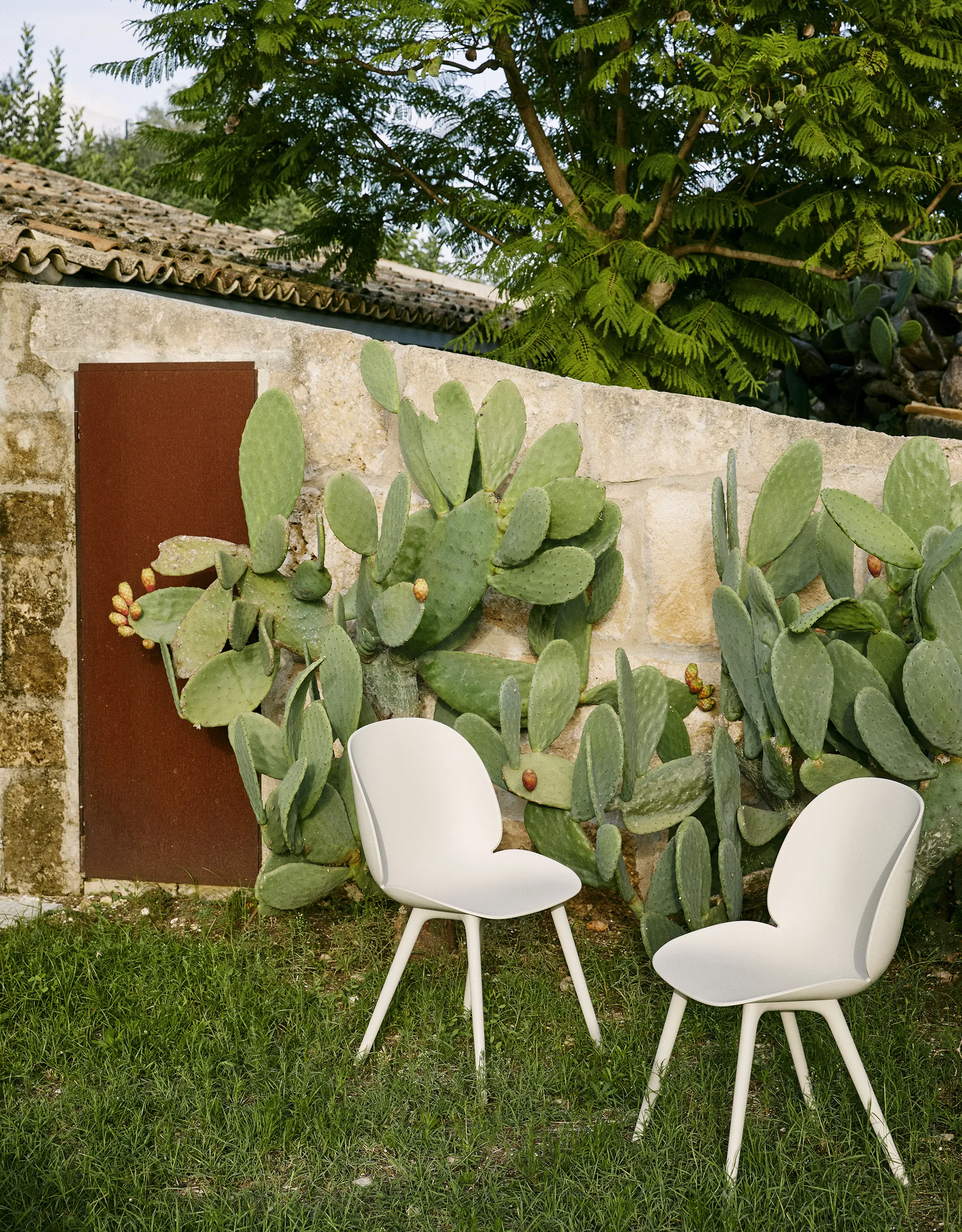 Silla Beetle Dining Outdoor, Alabaster white GUBI