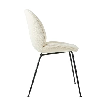 Silla Beetle Flanay Upholstered - Karakorum 001-estructura negra - GUBI