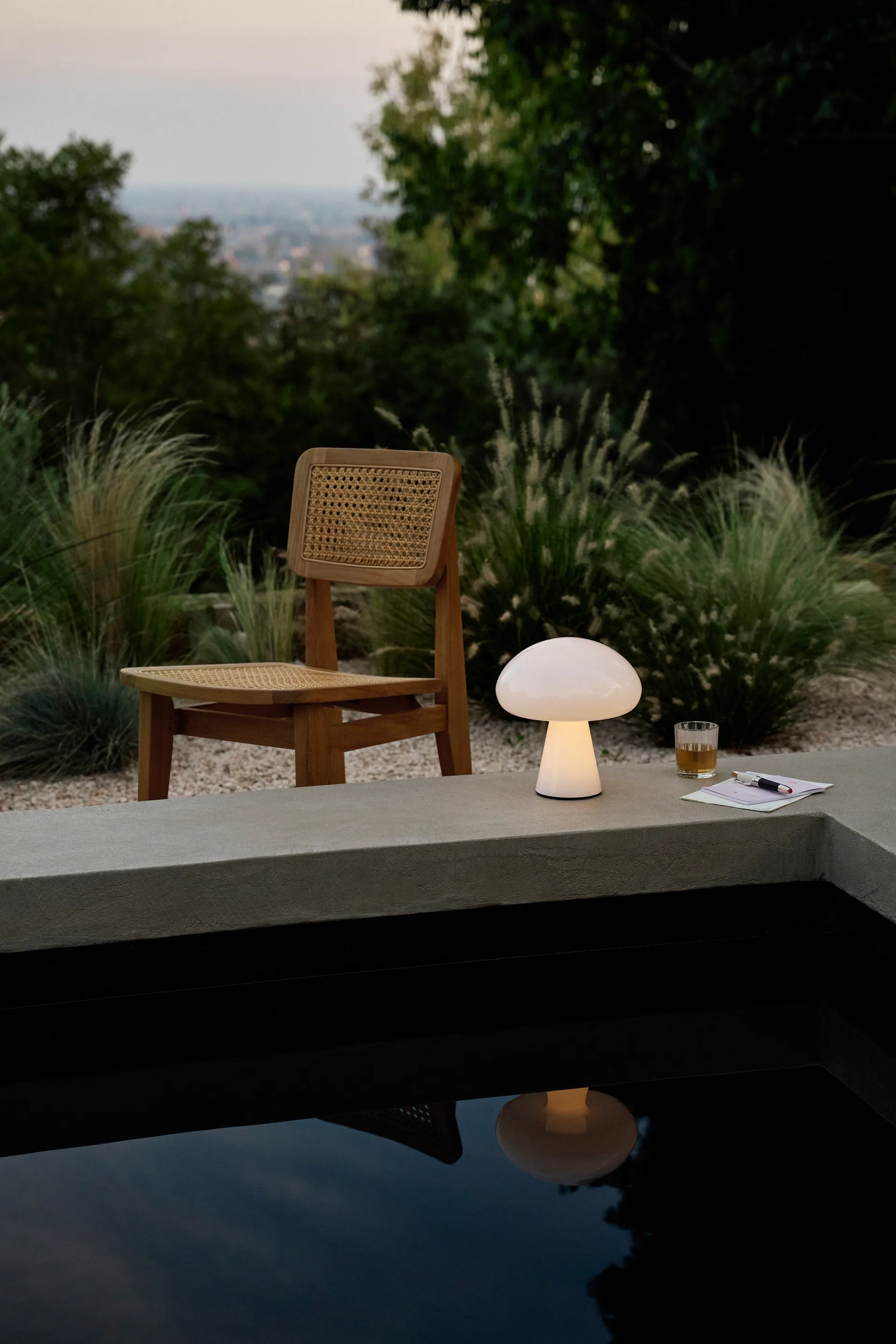 Silla C-chair Outdoor, Todo en caña francesa-teca natural GUBI