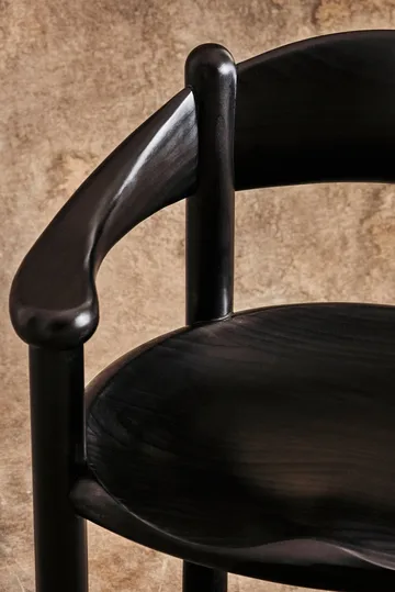 Silla con reposabrazos Daumiller - Brown-black pine - GUBI