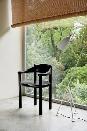 Silla con reposabrazos Daumiller - Brown-black pine - GUBI