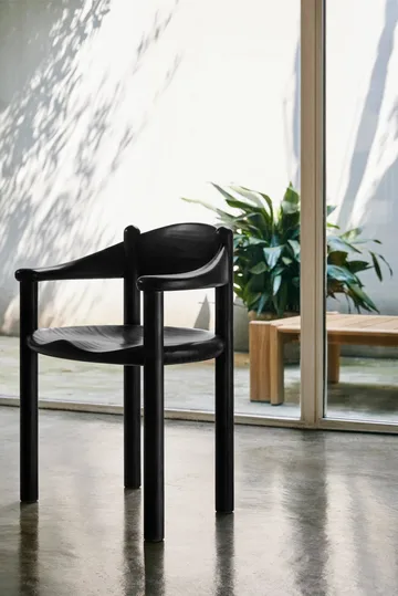 Silla con reposabrazos Daumiller - Brown-black pine - GUBI