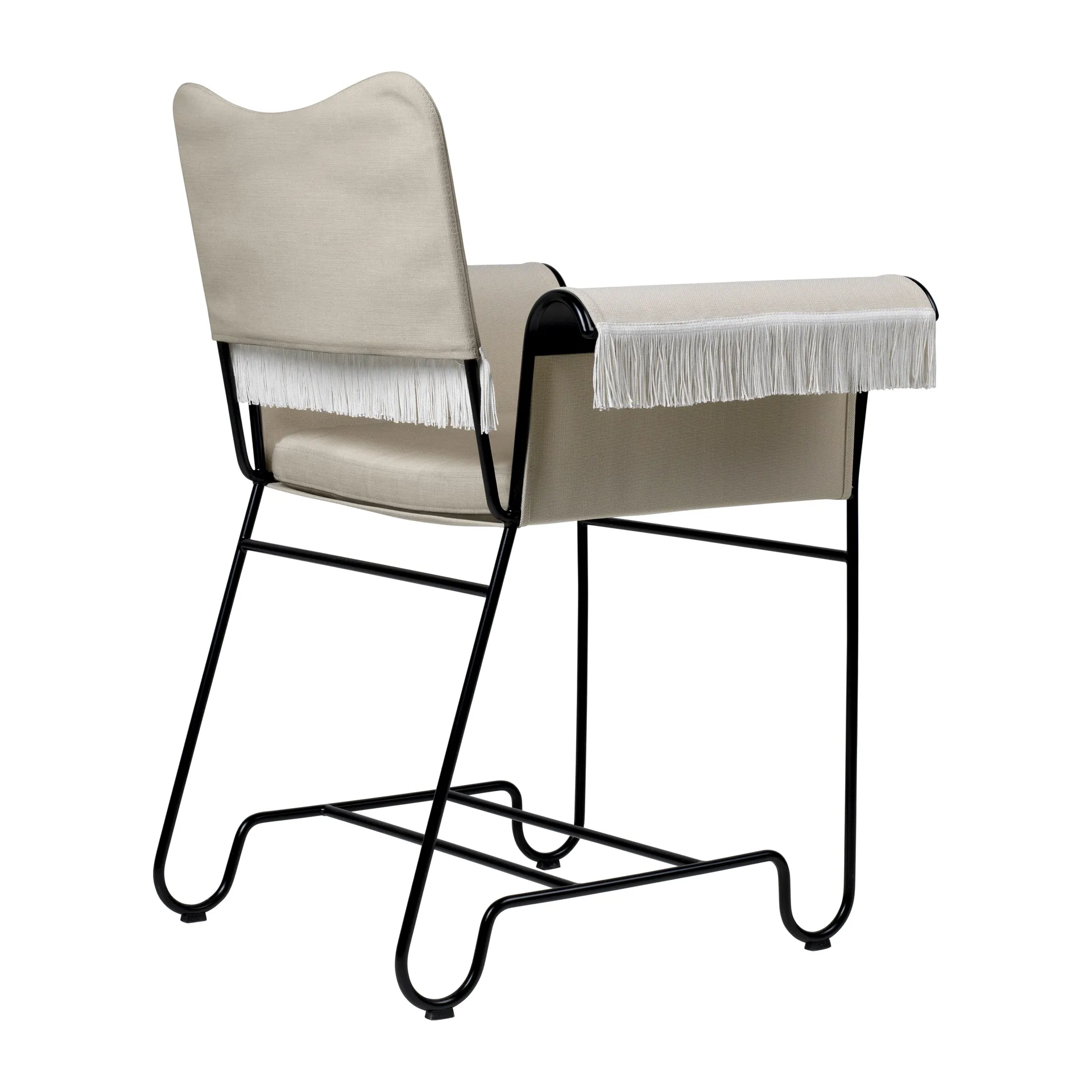 Silla con reposabrazos Tropique con flecos, Black-Leslie 12 GUBI
