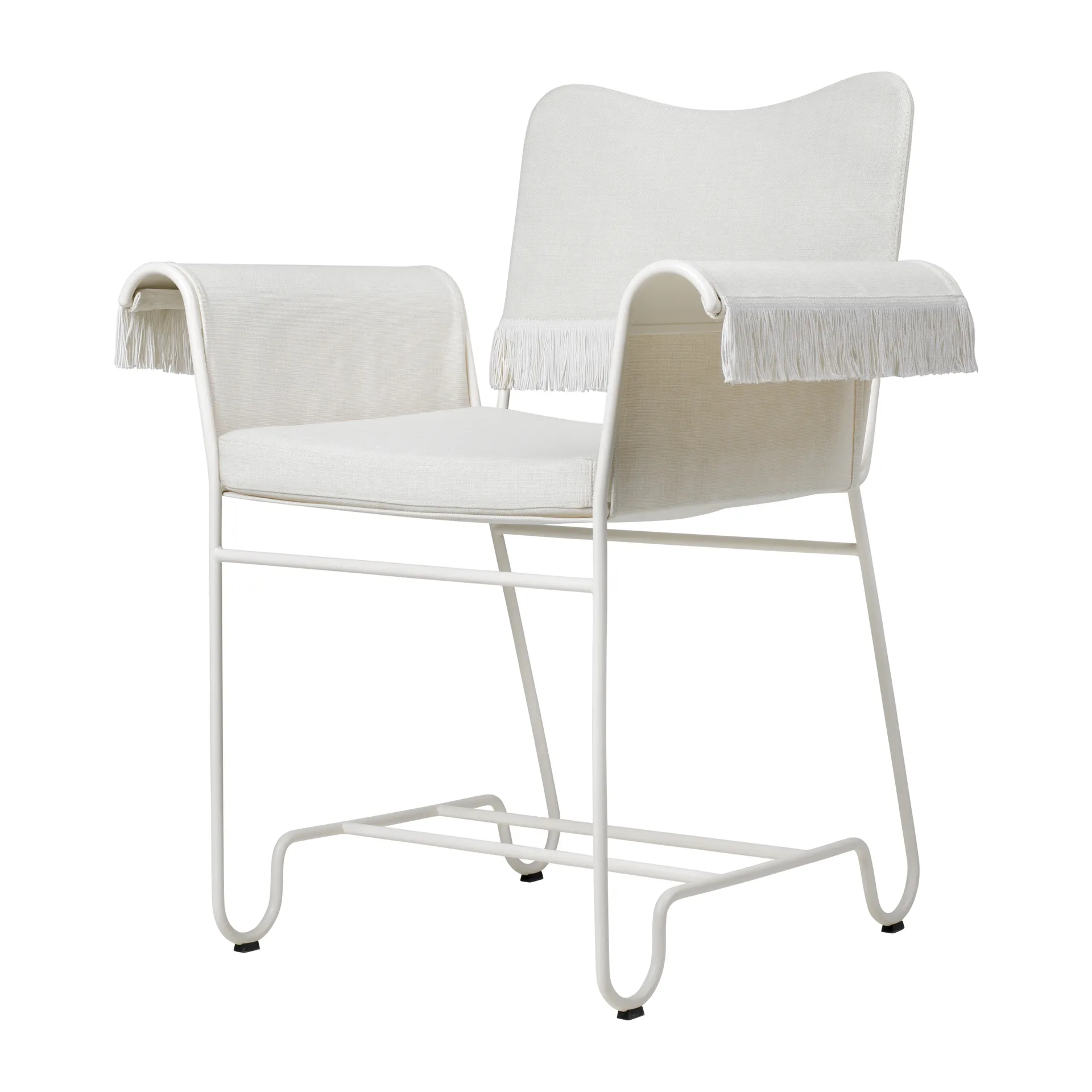 Silla con reposabrazos Tropique con flecos, White semi matt-Leslie 06 GUBI