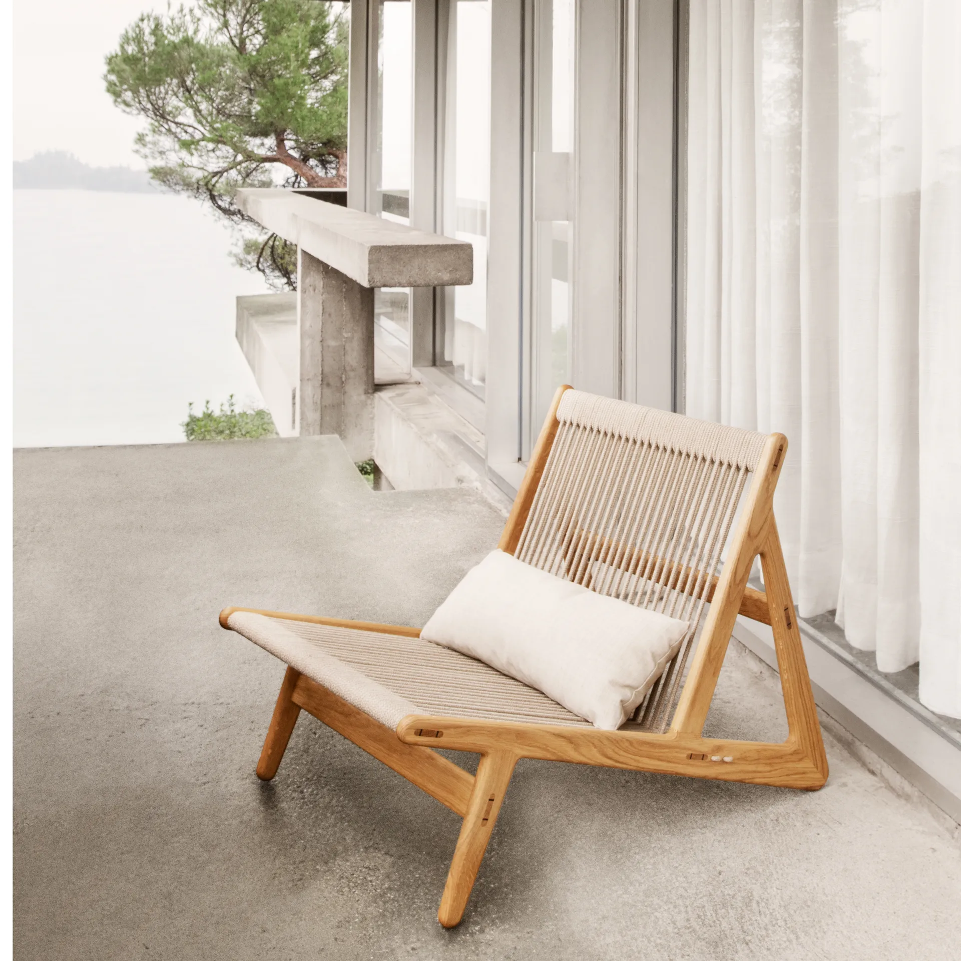 Silla MR01 Initial Chair, roble aceitado GUBI
