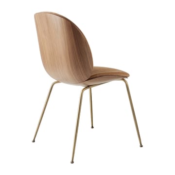 Silla tapizada de nogal Beetle - Latón antiguo-Belsuede 132 - GUBI