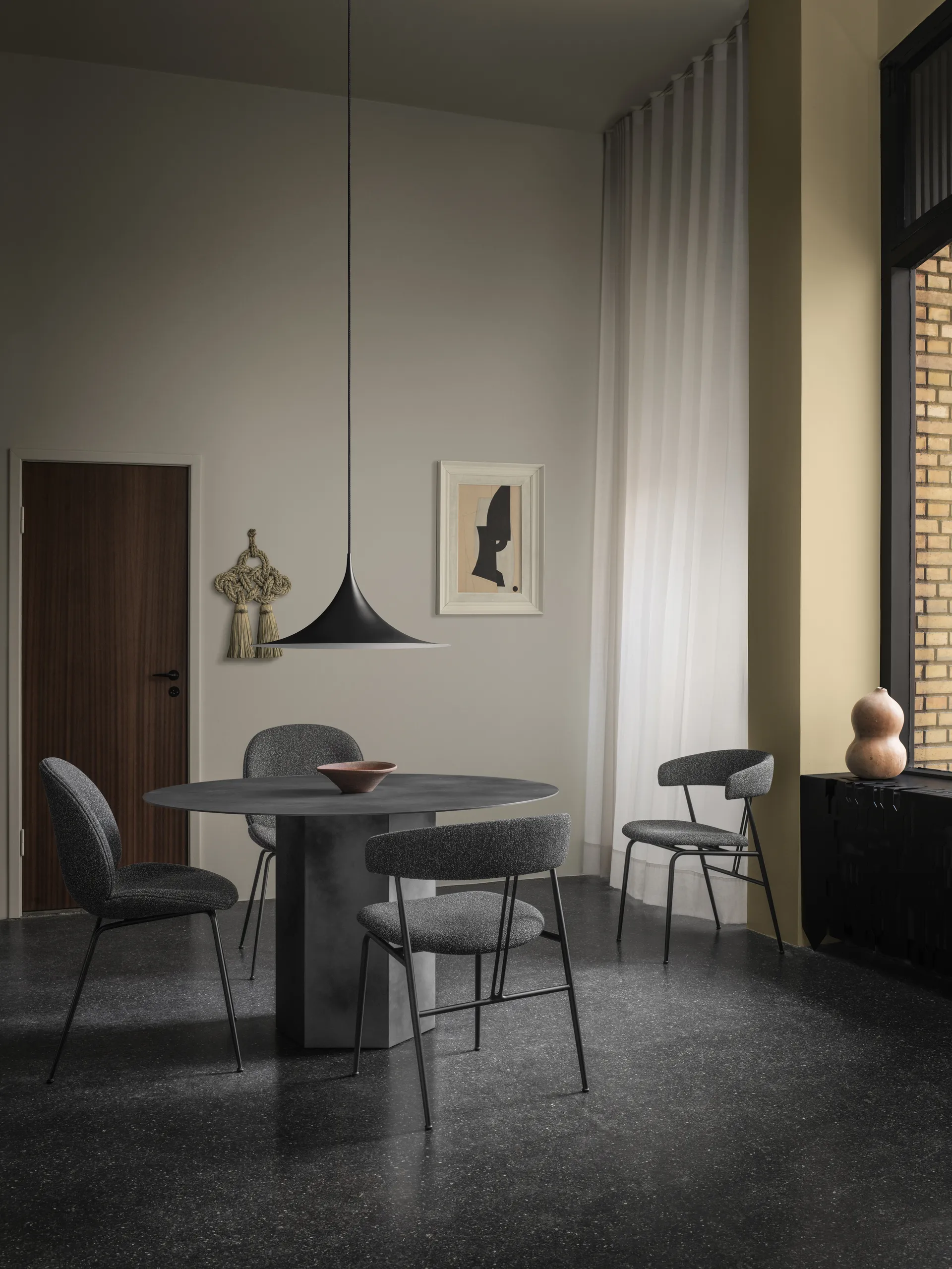 Silla Violin, Around bouclé 023-black GUBI