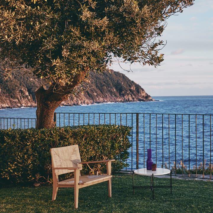 Sillón lounge F-chair Outdoor, Teak GUBI