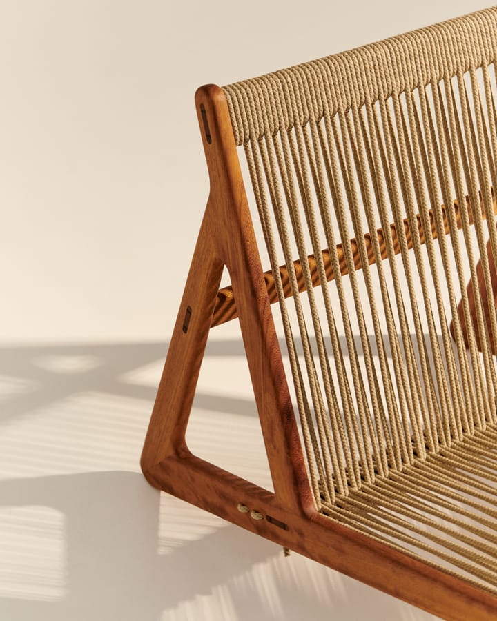 Sillón MR01 Initial outdoor lounge chair, Madera de iroko aceitada GUBI