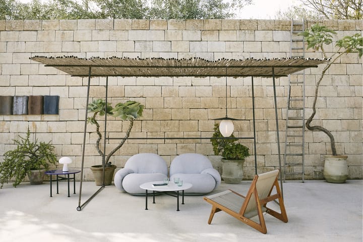 Sillón MR01 Initial outdoor lounge chair, Madera de iroko aceitada GUBI