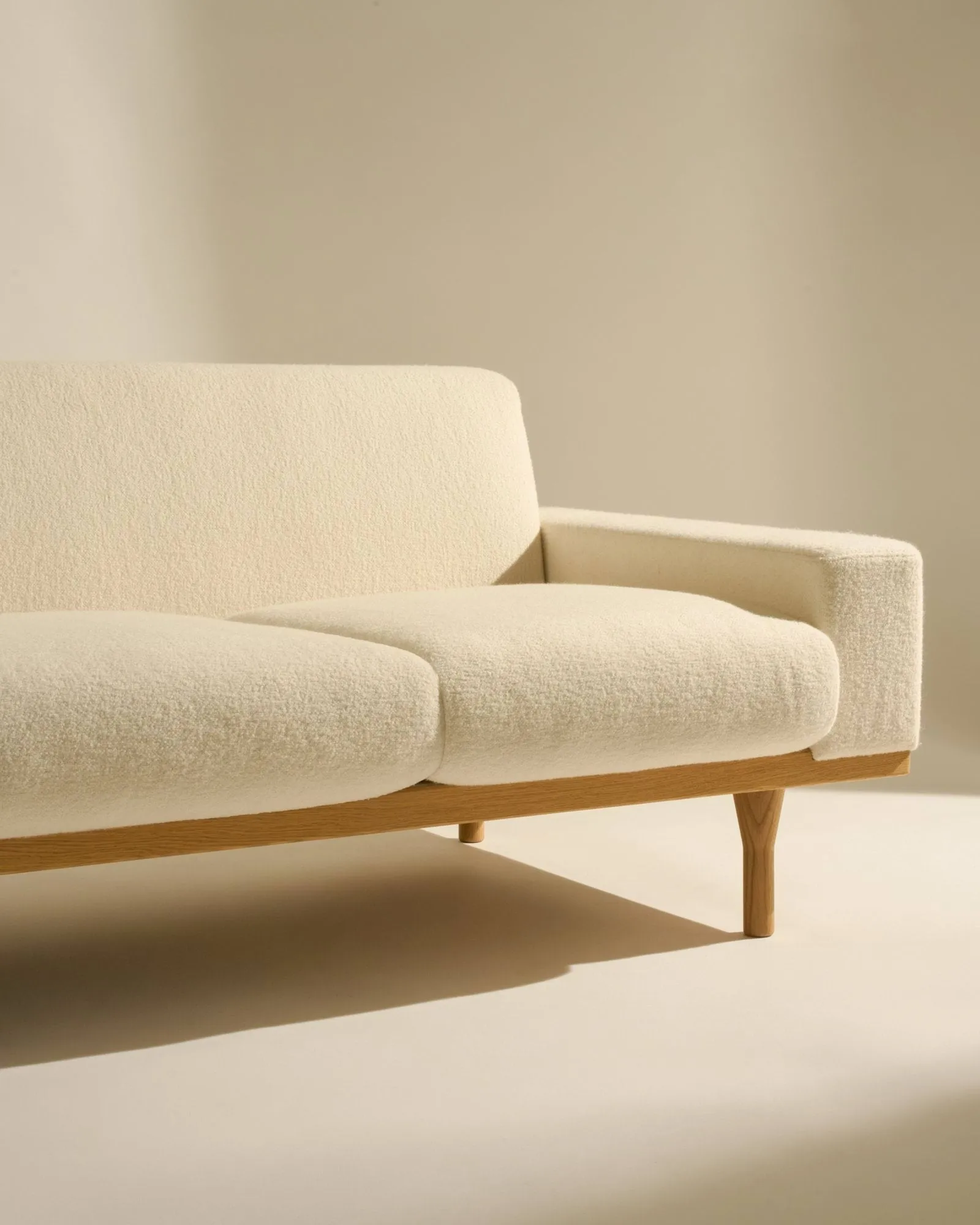 SW50 sofá, Harp 24 Ivory-roble aceitado, 4 plazas GUBI