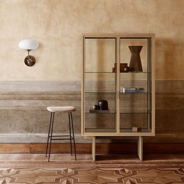 Vitrina Private - Vidrio, marrón-roble teñido de negro - GUBI