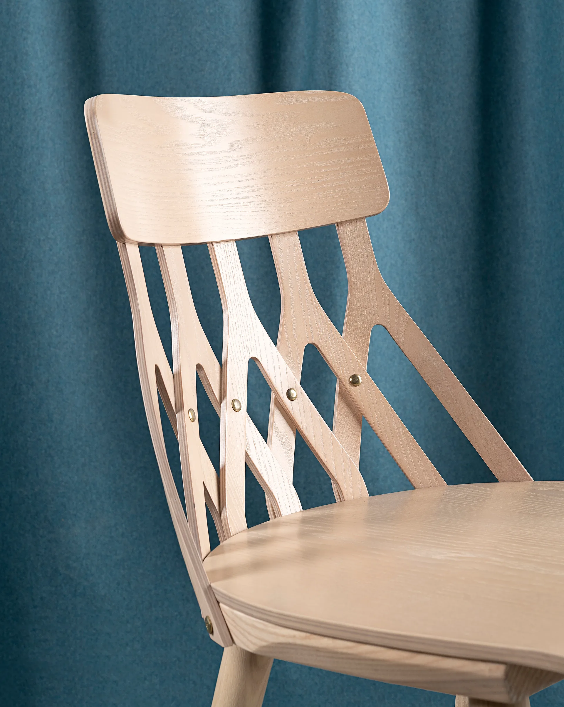Silla Y5, Fresno barniz blond Hans K