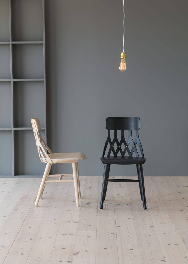 Silla Y5, Fresno barniz negro Hans K