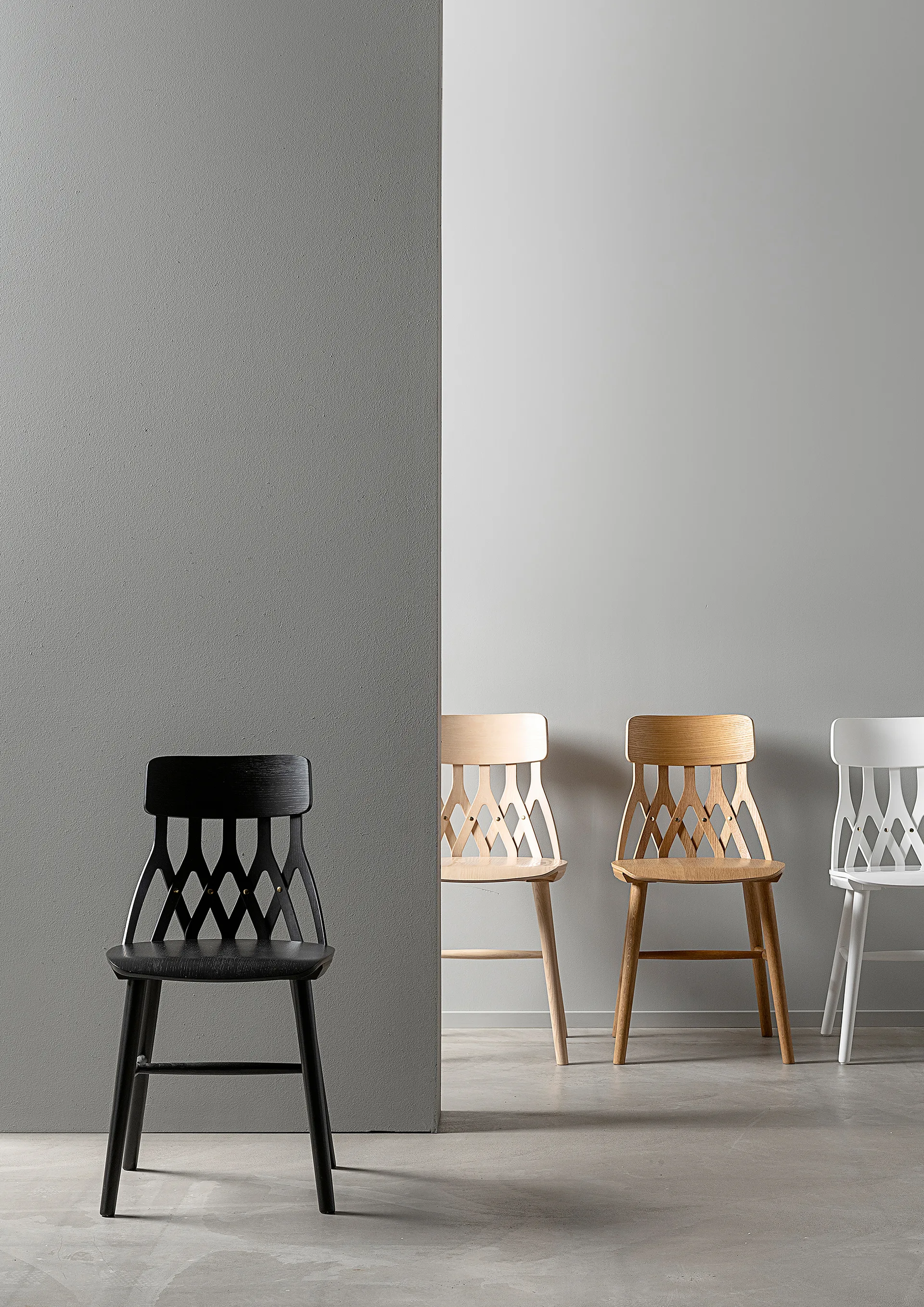 Silla Y5, Fresno barniz negro Hans K