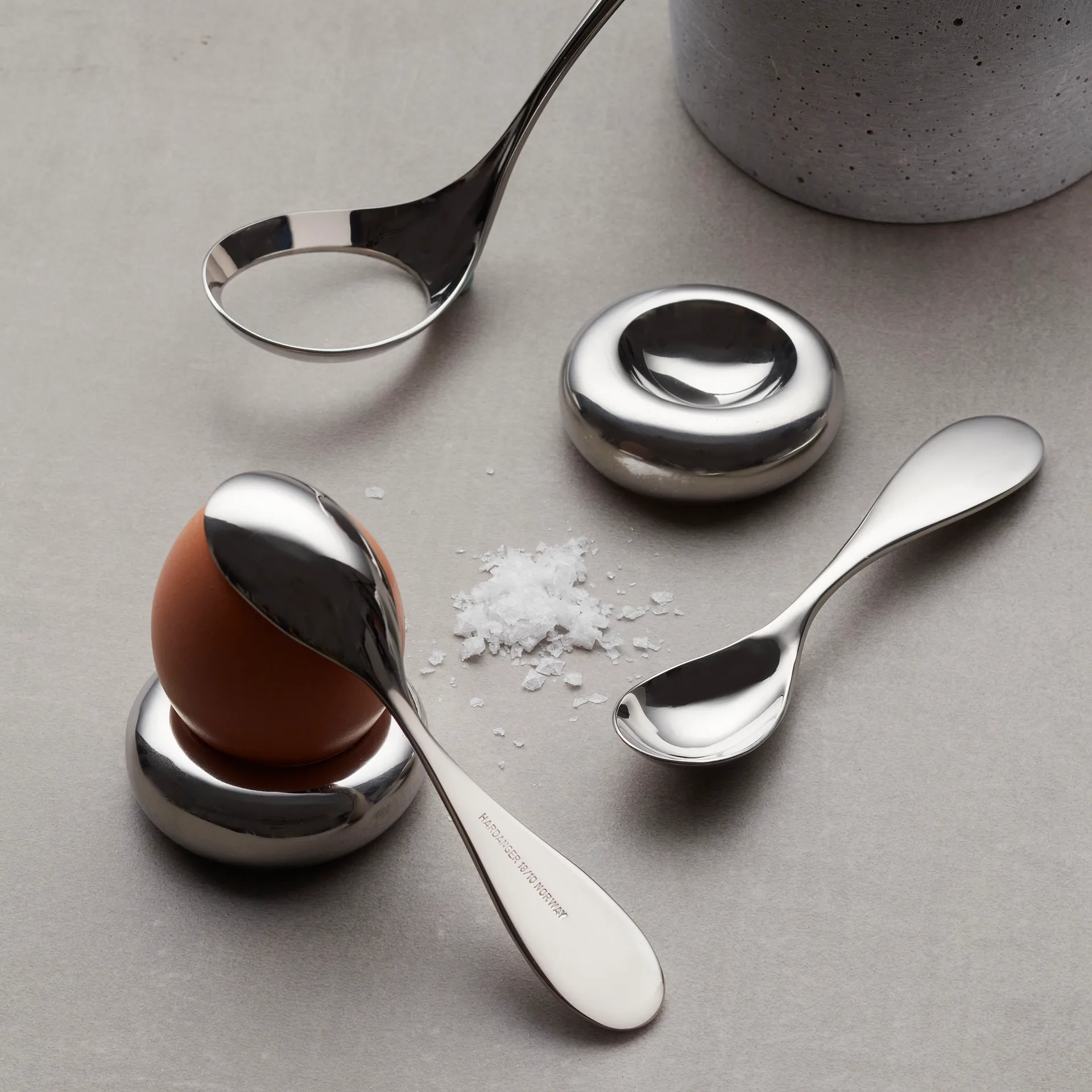 2 Hueveras Hardanger, acero inoxidable Hardanger Bestikk