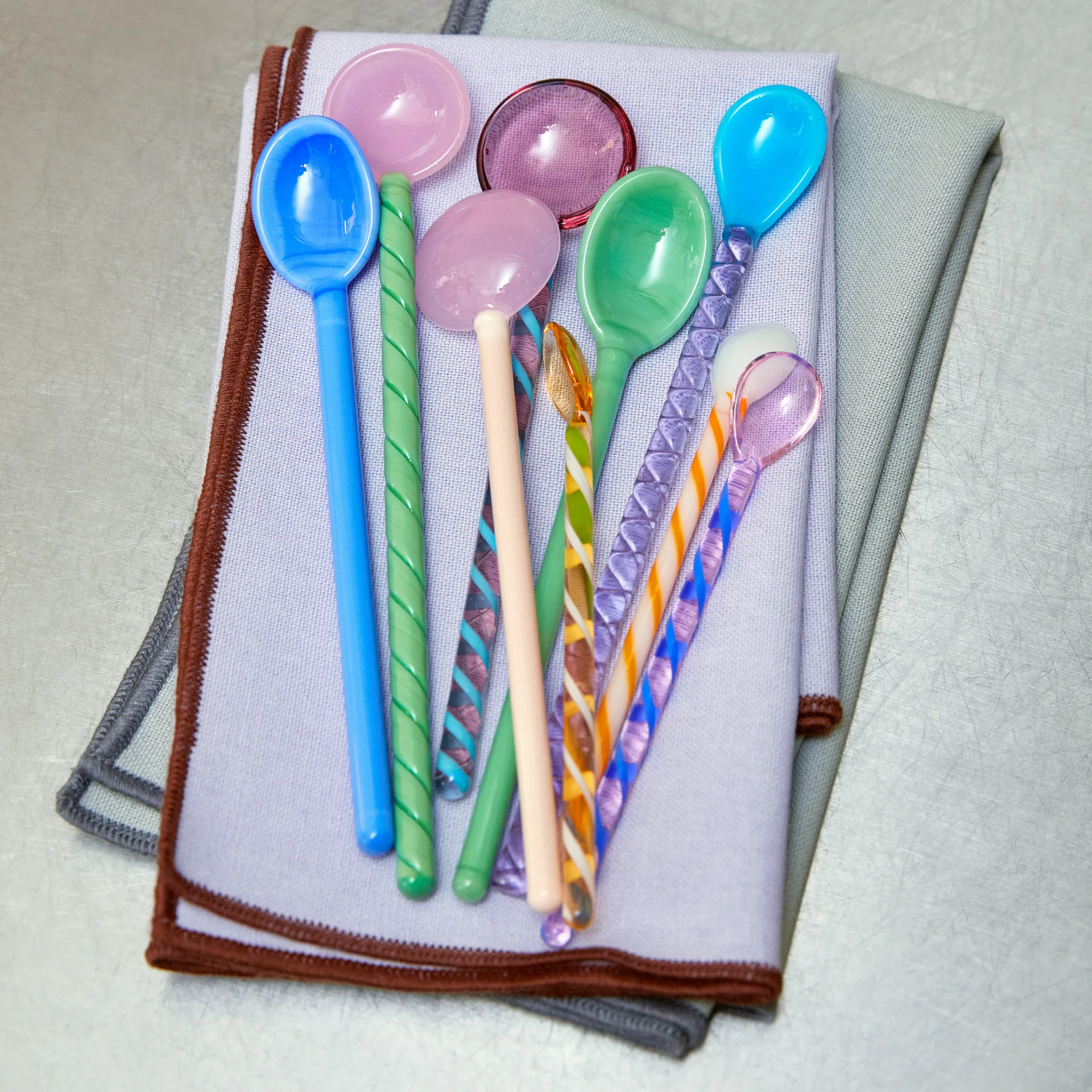 2 Cucharas de vidrio Mono, Sky blue-green HAY