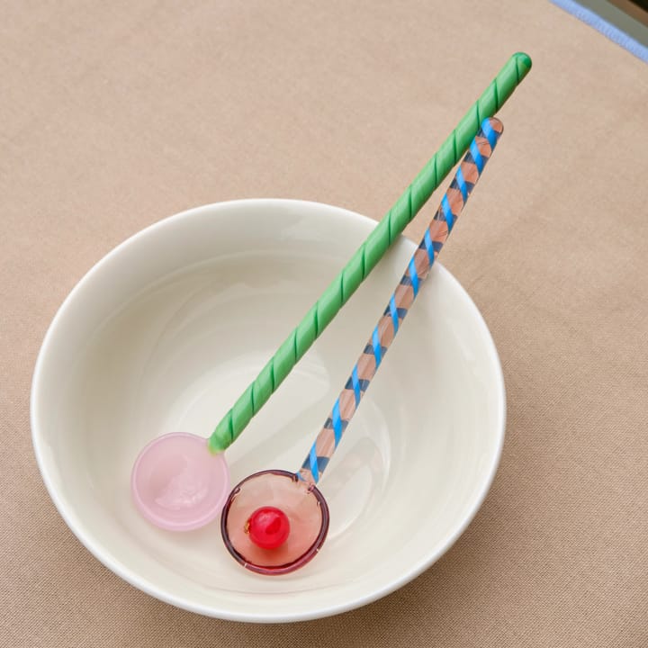 2 Cucharas de vidrio Twist, Turquoise-light pink HAY