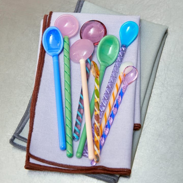 2 Cucharas de vidrio Twist, Turquoise-light pink HAY