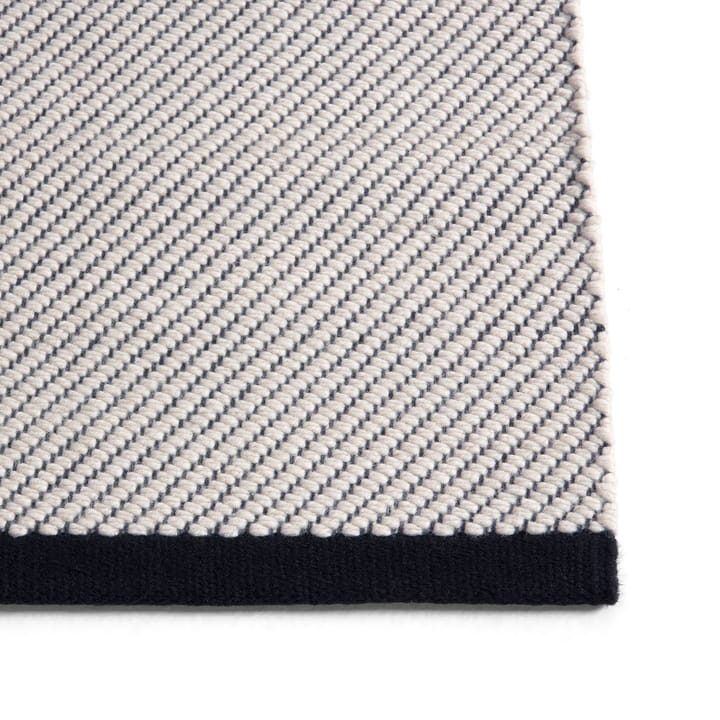 Alfombra Bias 140 x 200 cm, Black tint HAY