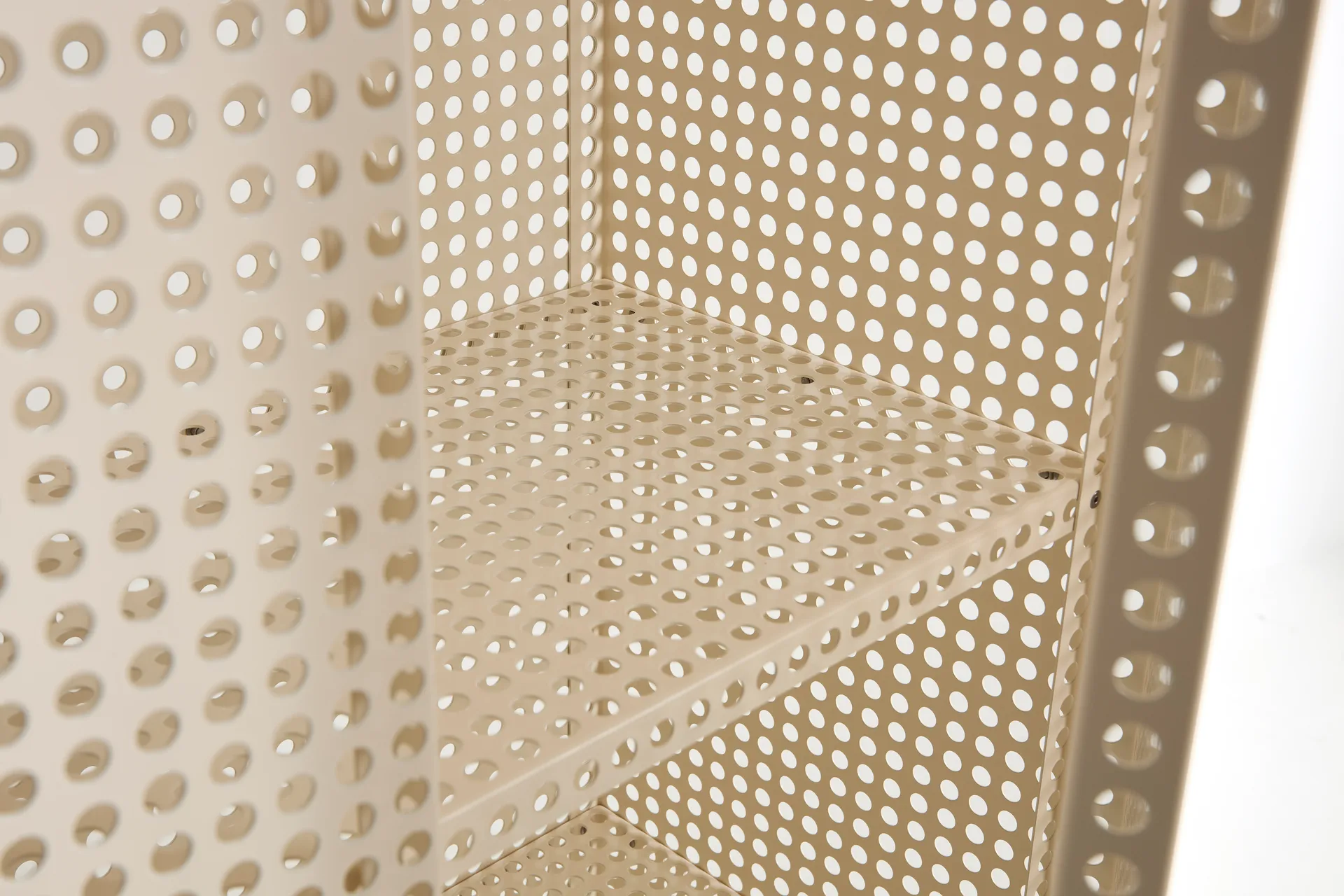 Armario Perforated Cabinet large, Eggshell HAY