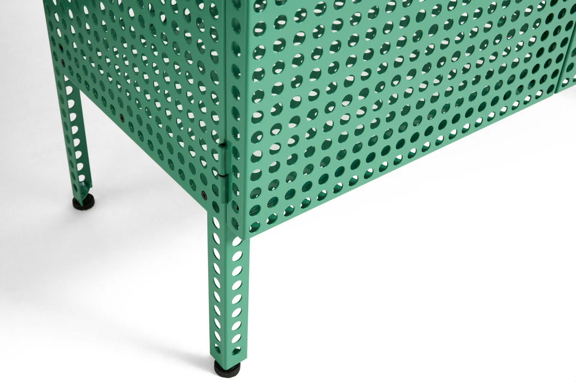 Armario Perforated Cabinet small, Soft jade HAY