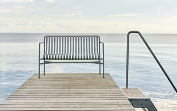 Banco con reposabrazos Palissade Dining   - Hot galvanized - HAY
