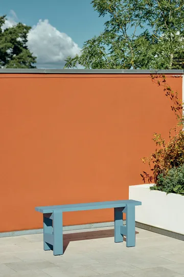 Banco Weekday 111x23 cm en pino lacado - Azul azur - HAY