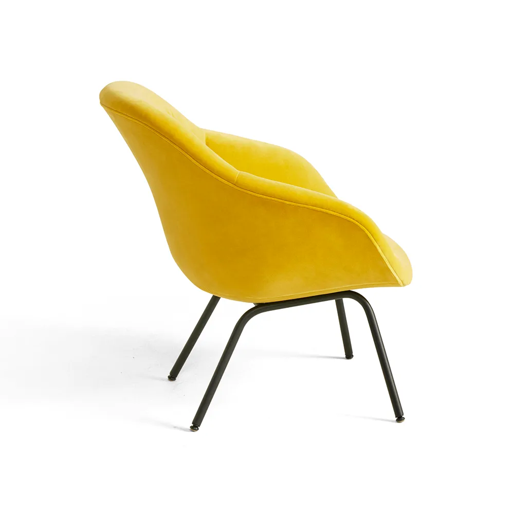 Butaca About a Lounge 87 Soft, Lola yellow-estructura de acero negra HAY