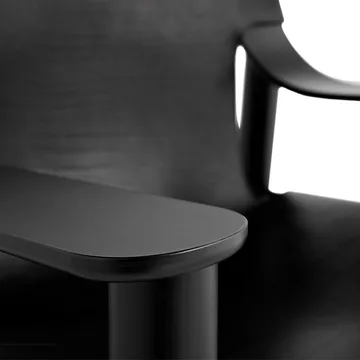 Butaca Bernard - Piel black-svart bastidor de roble - HAY