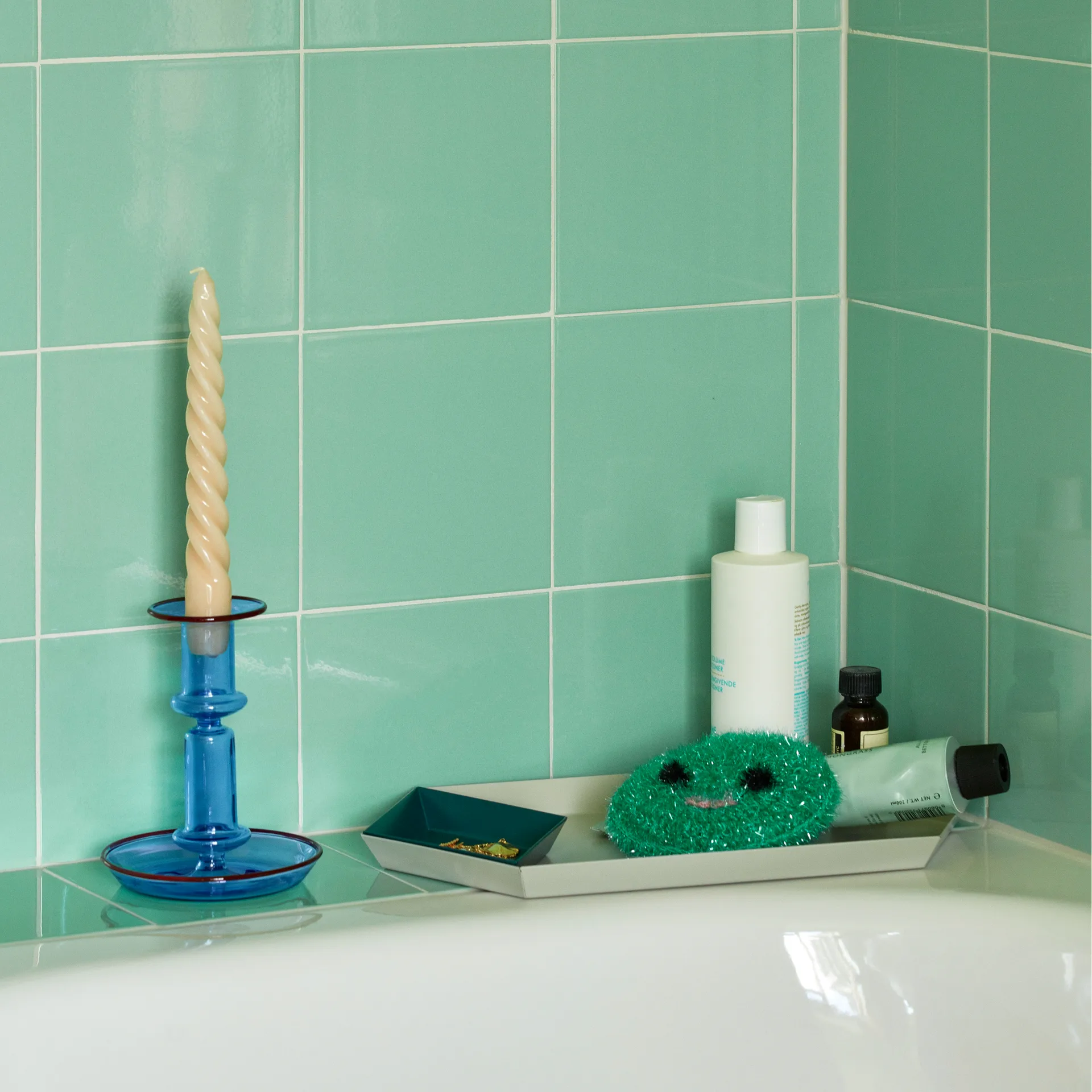 Candelabro Flare mediano, Light blue-red HAY