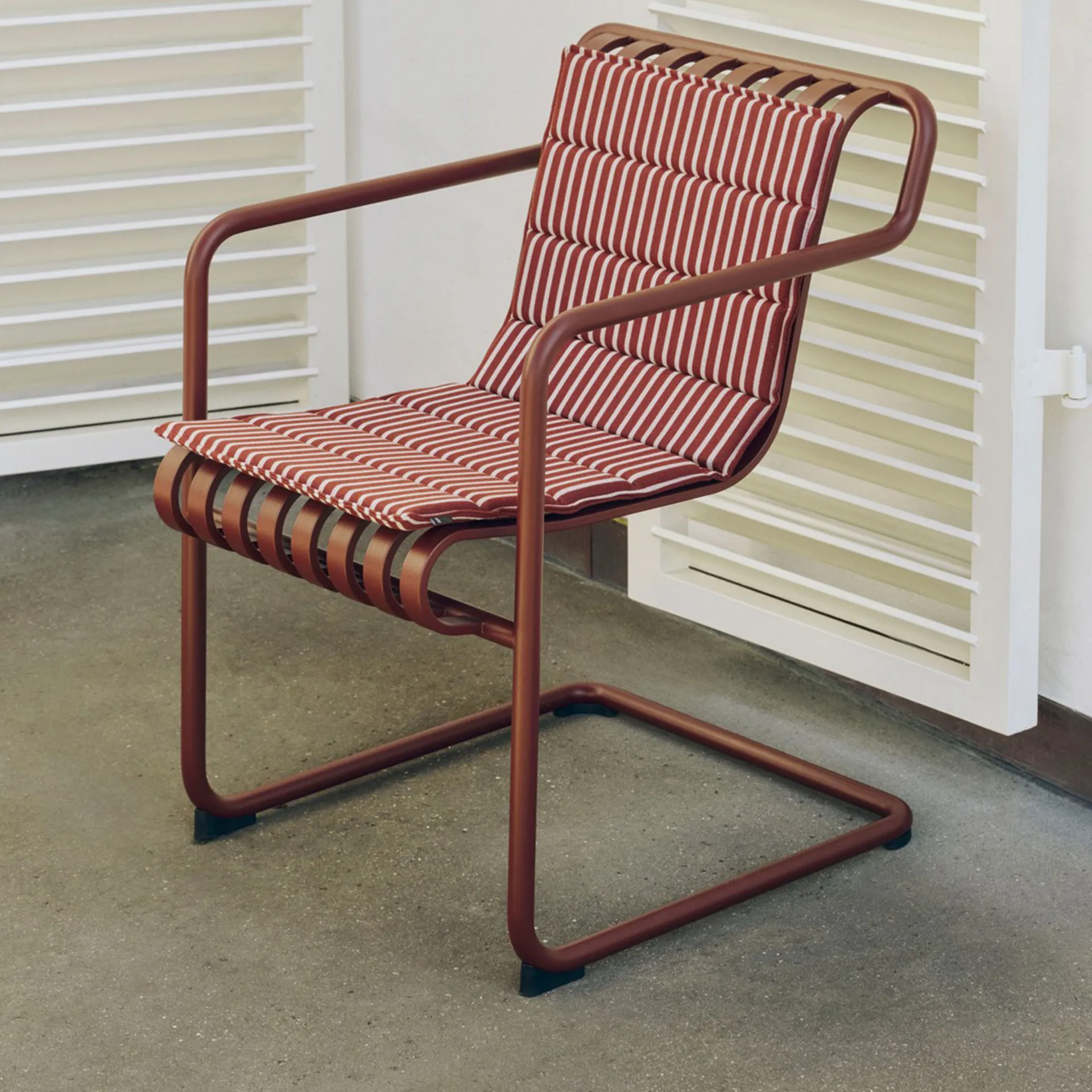 Cojín de asiento Terrazza Folding, Terracotta bold stripe, 82x40 cm HAY