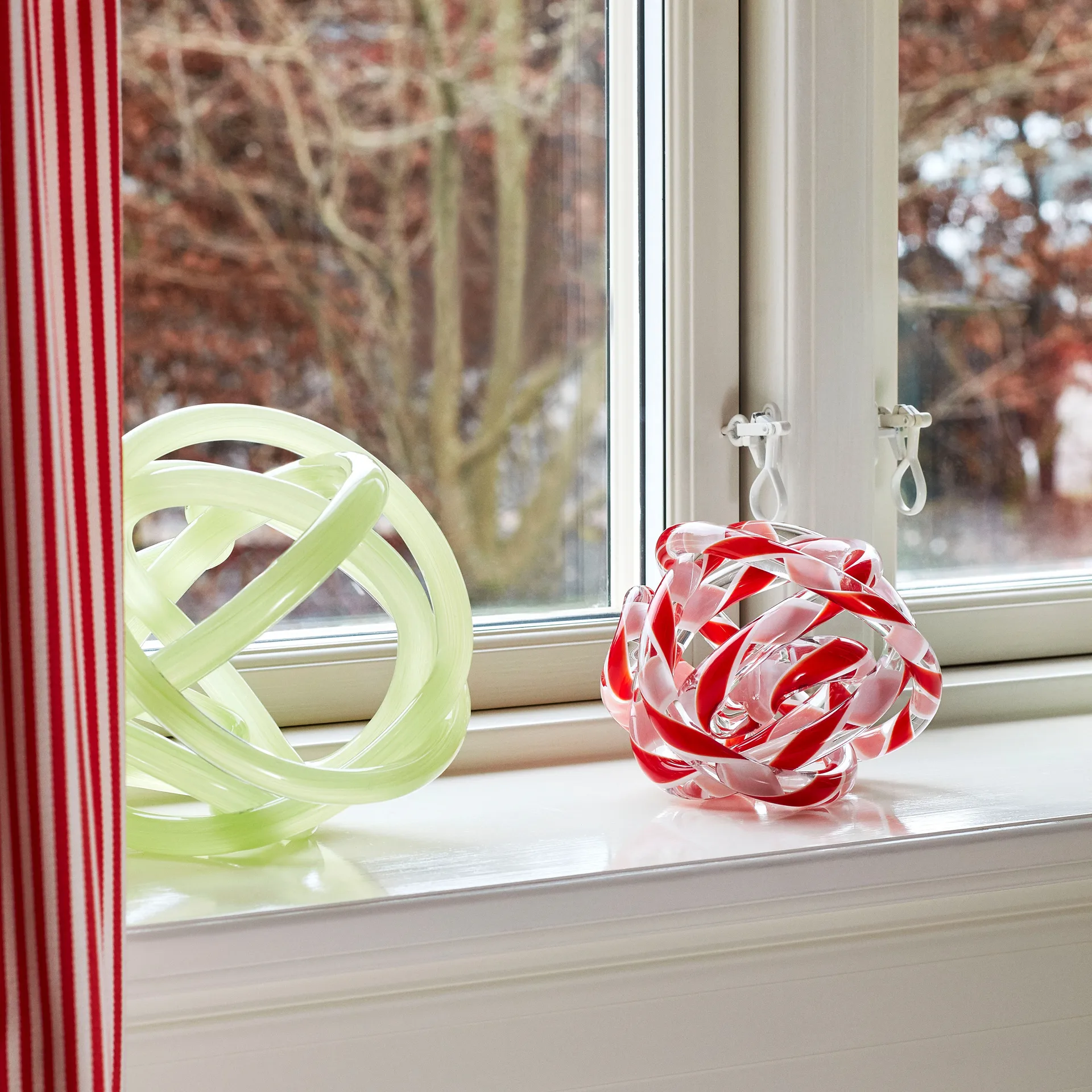 Escultura de cristal Knot No 2 L, Light green HAY