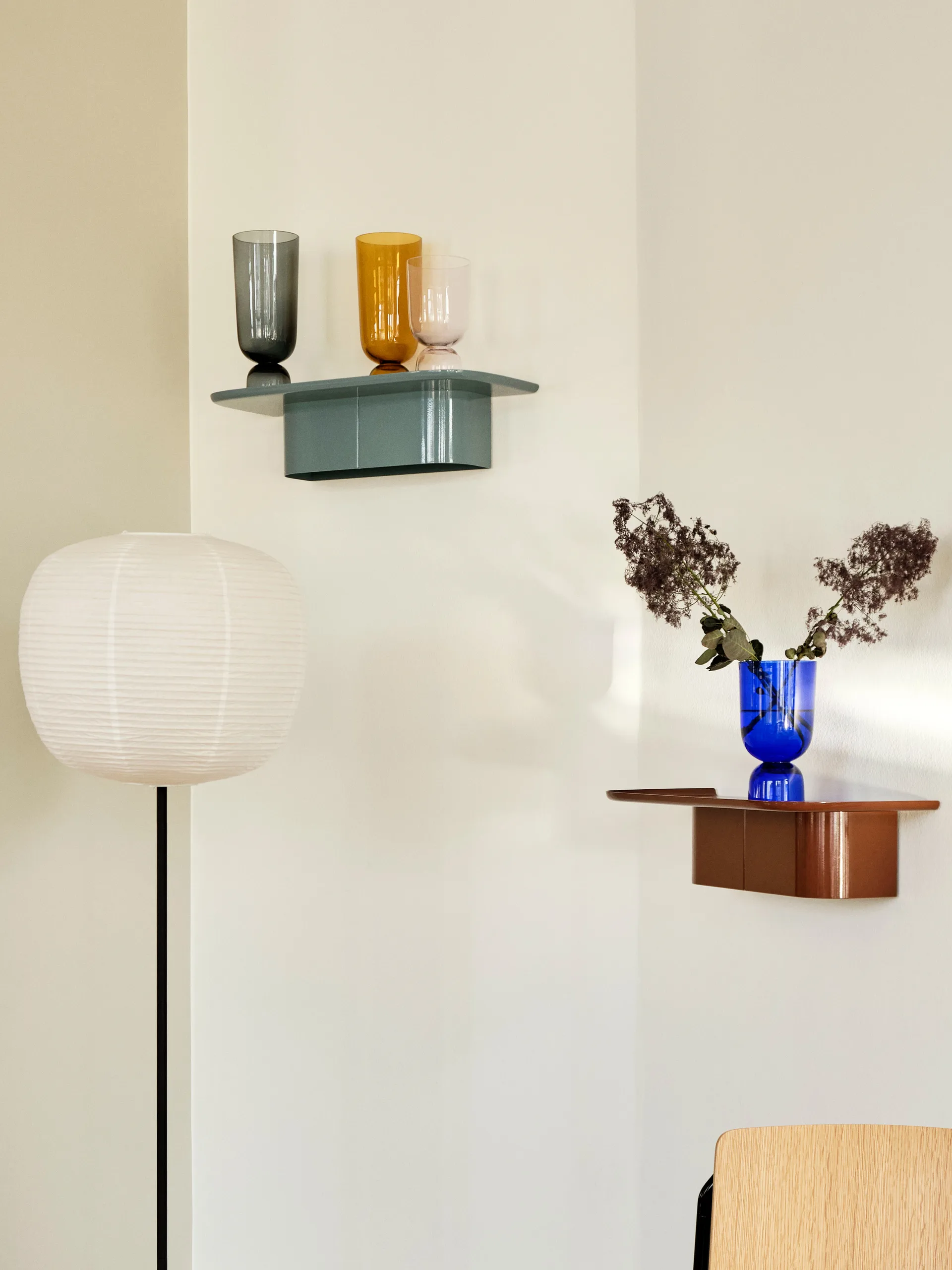 Estante de pared Korpus 4 hook M, Cream HAY