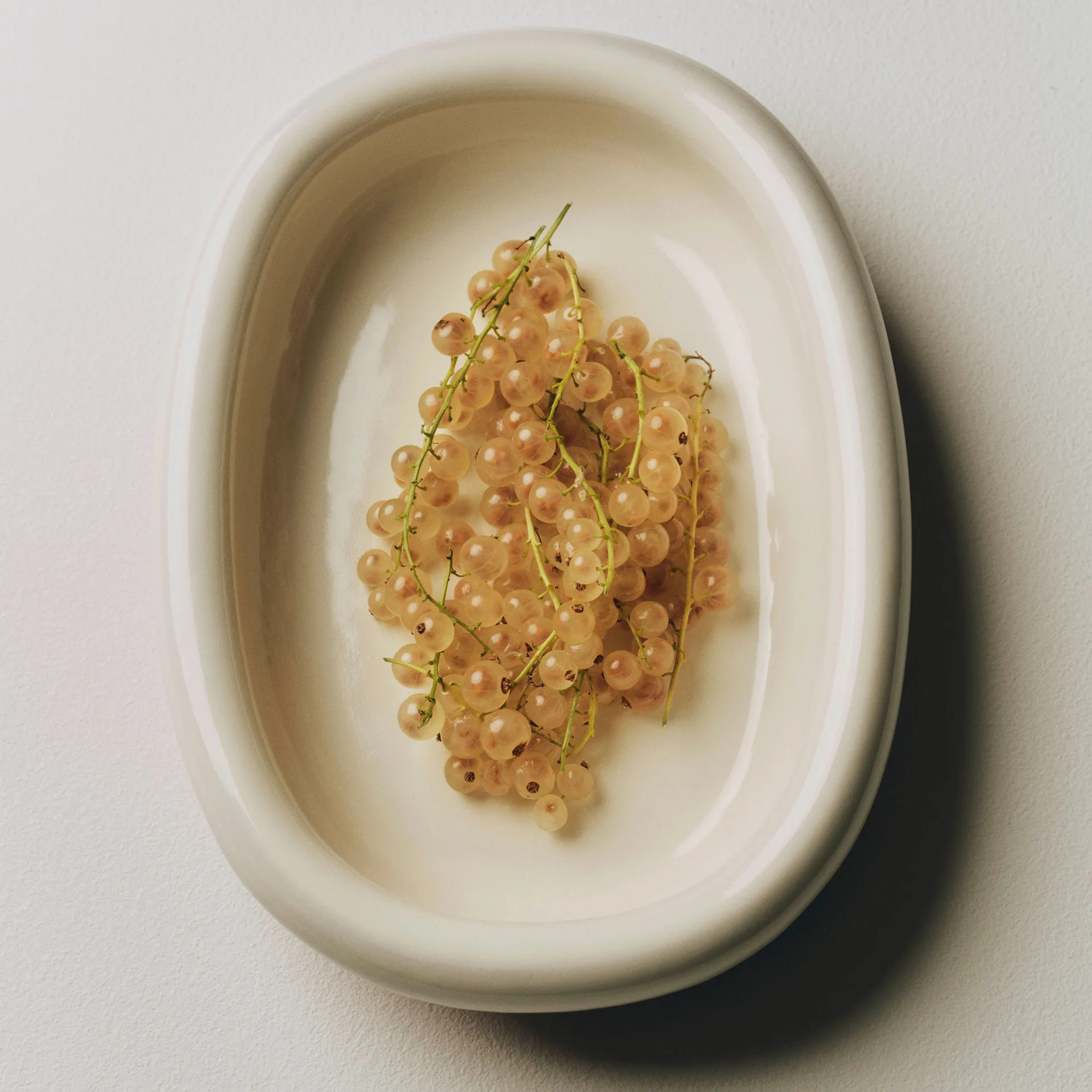 Fuente de servir Barro ovalada, Off-white, large 27x36 cm HAY