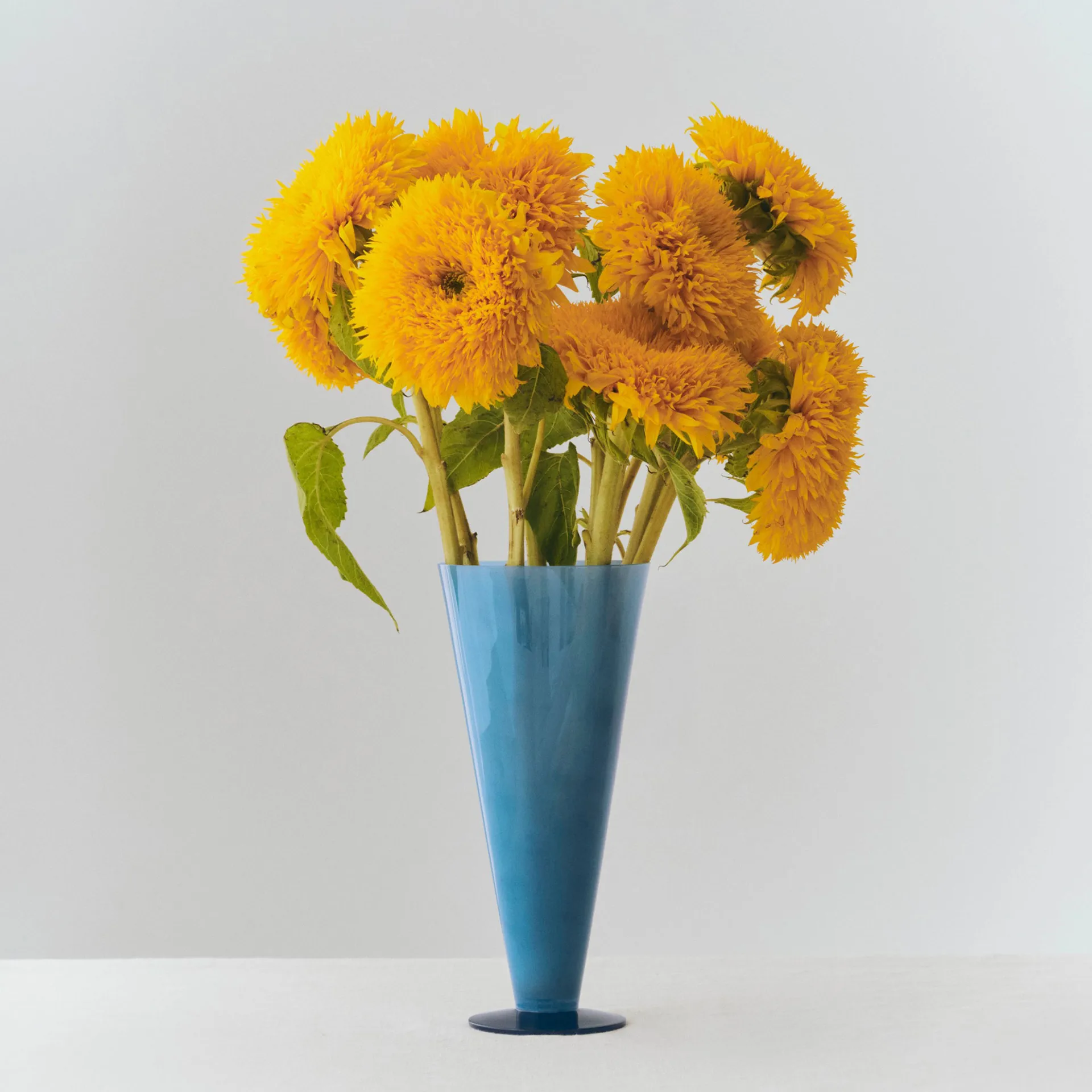 Jarrón Conical, Petrol blue-dark blue, large HAY