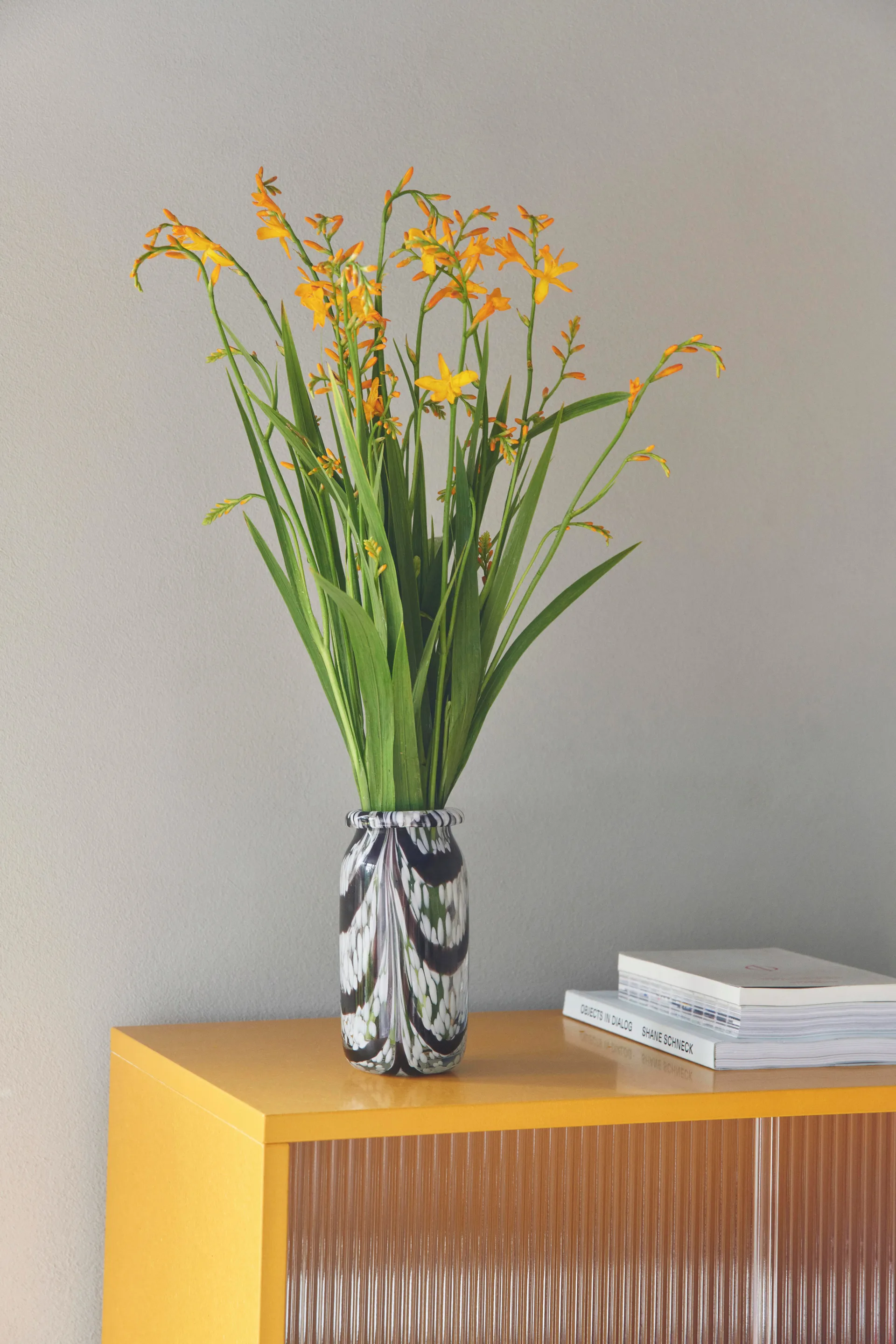 Jarrón Splash Roll Neck XS 19 cm, Coffee and white HAY