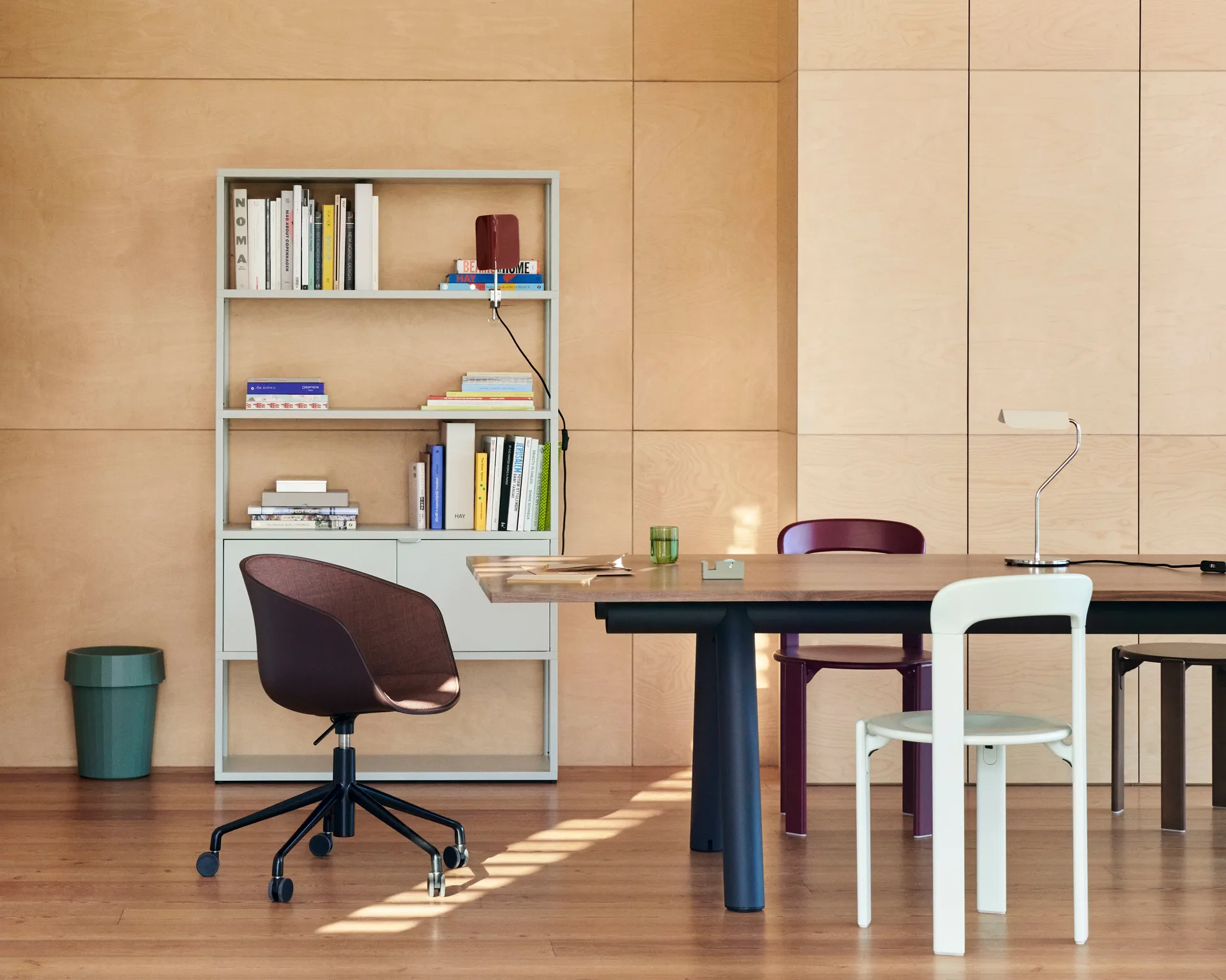 Lámpara Apex Clip, Maroon red HAY