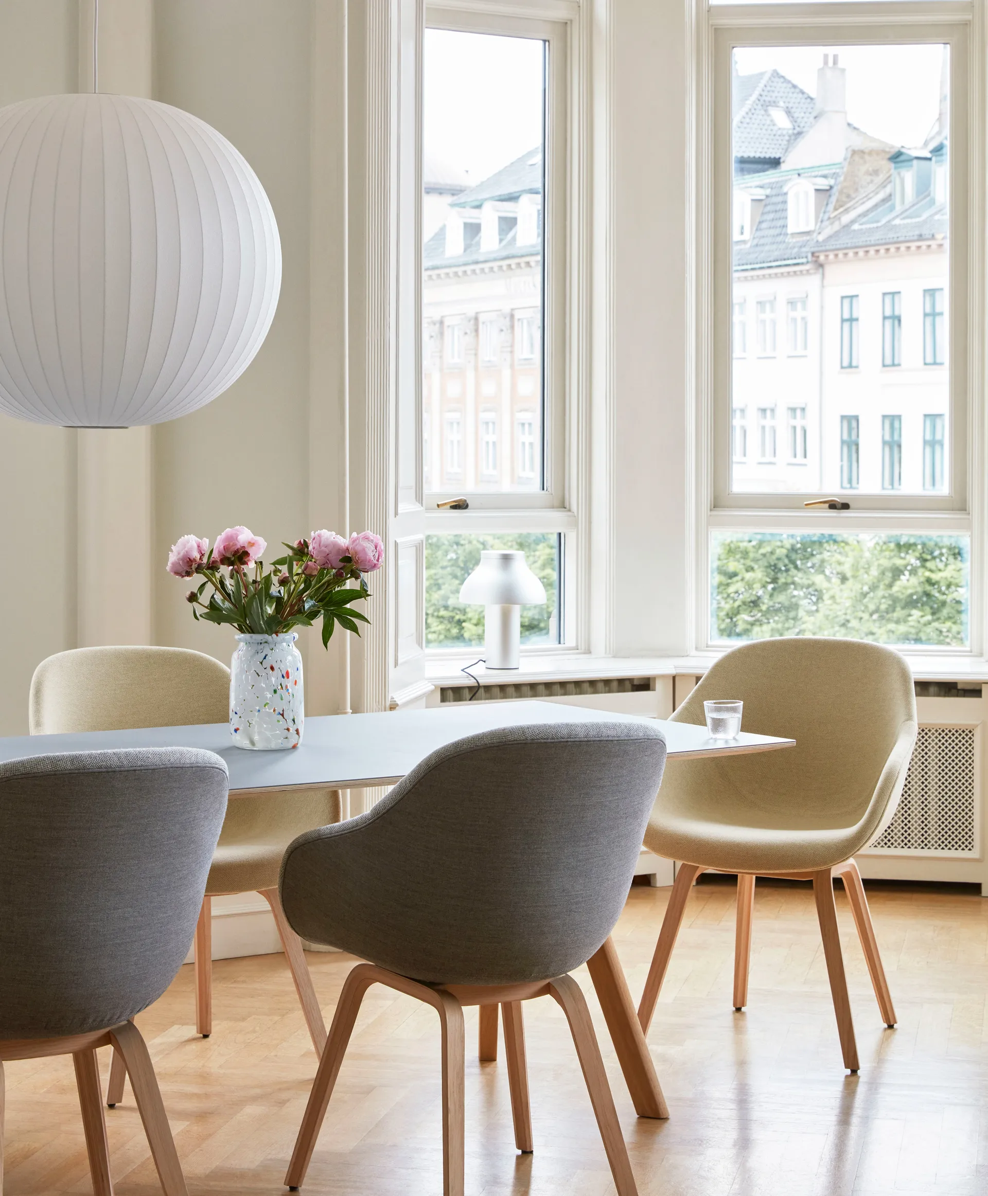 Lámpara colgante Nelson Bubble Ball L, Off white HAY