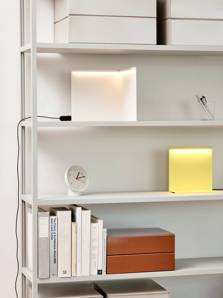 Lámpara de mesa LBM Corner, Cream white HAY
