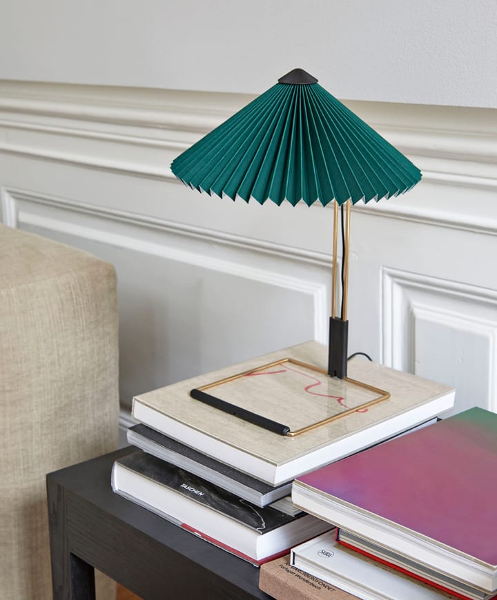 Lámpara de mesa Matin table Ø30 cm, Green shade HAY