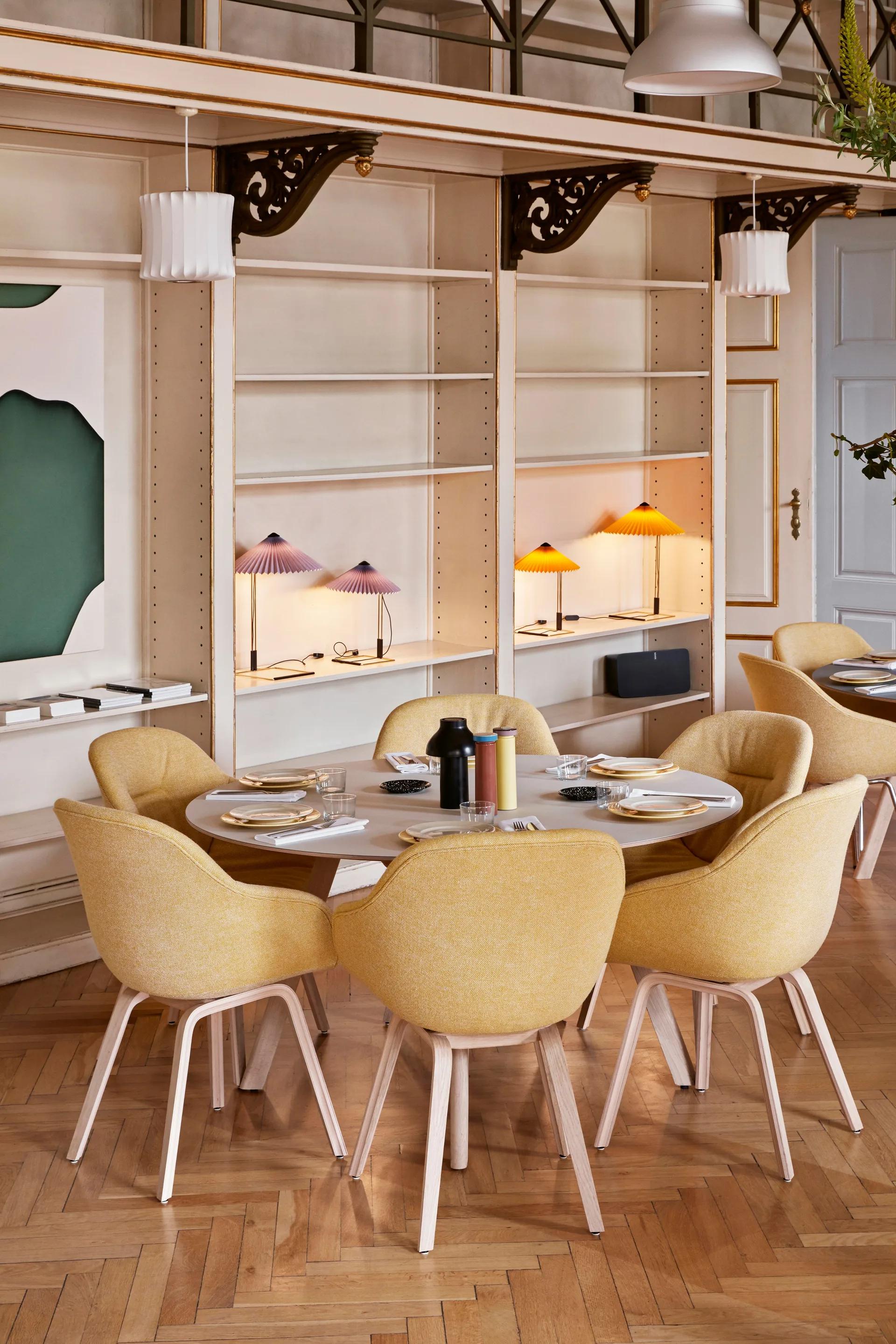 Lámpara de mesa Matin table Ø30 cm, Yellow shade HAY