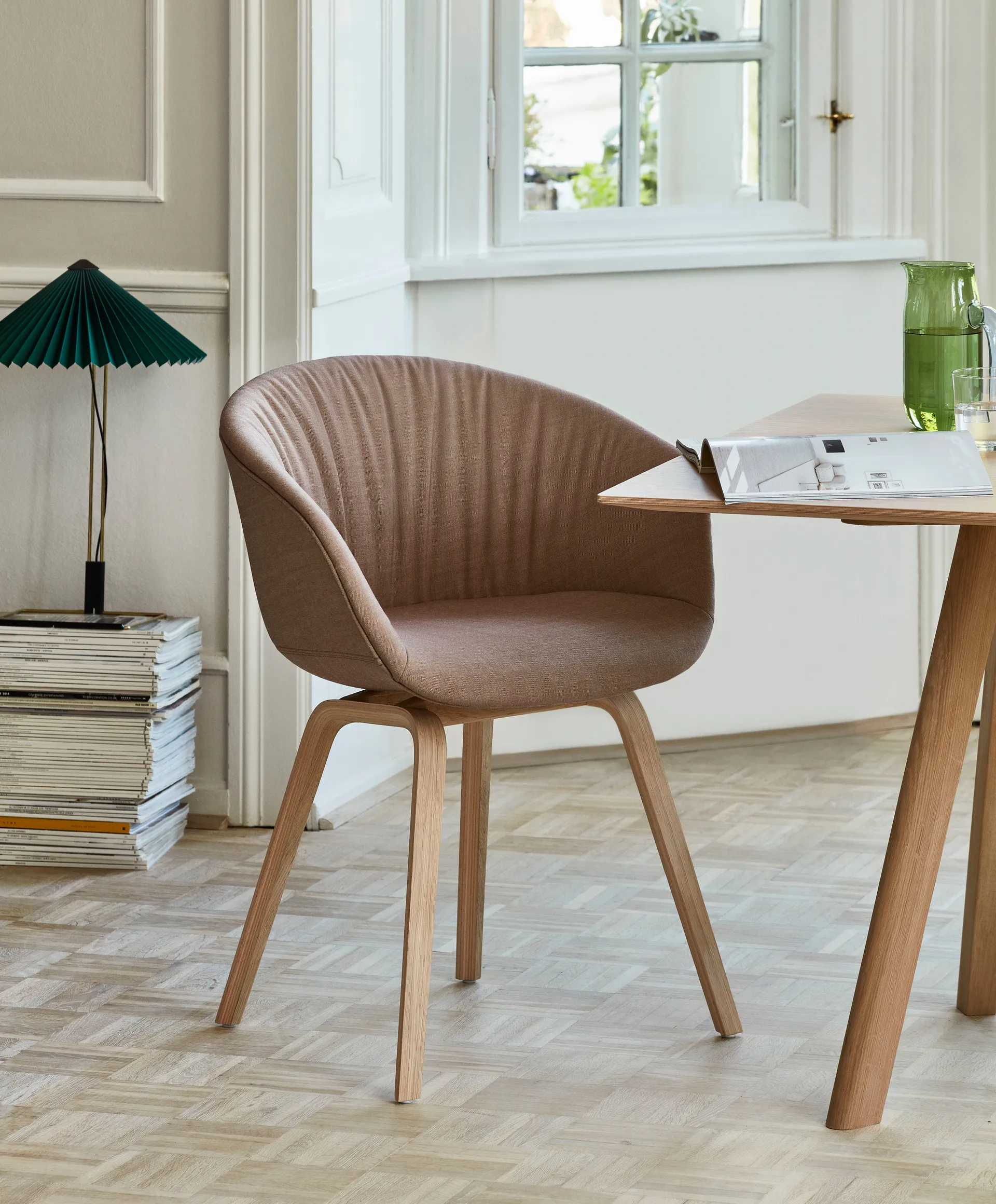 Lámpara de mesa Matin table Ø38 cm, Green shade HAY